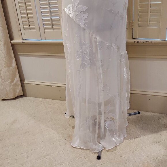 Stunning White Formal Silk Dress 6P - Picture 11 of 12